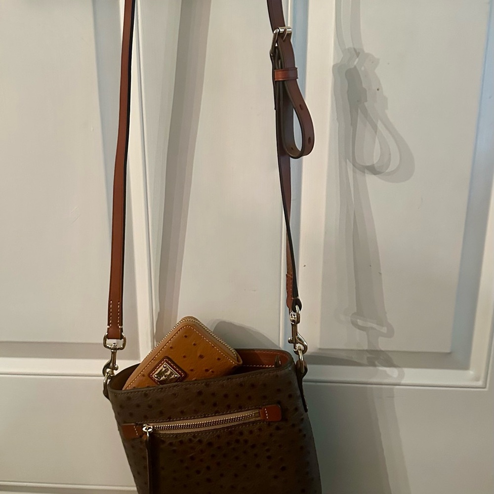 Dooney & Bourke Brown Crossbody Bag AND wallet. - Picture 3 of 6